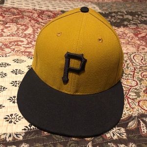 ⚾️ Pittsburgh Pirates Fitted Hat ⚾️